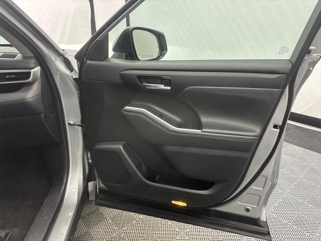 used 2023 Toyota Highlander car, priced at $35,704