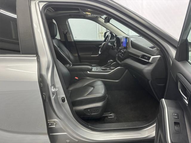 used 2023 Toyota Highlander car, priced at $35,704
