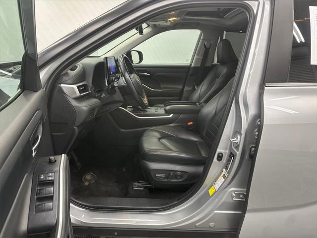 used 2023 Toyota Highlander car, priced at $35,704