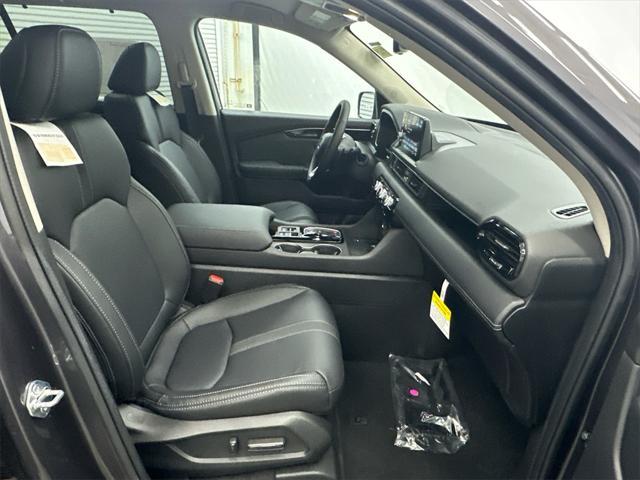 new 2025 Honda Pilot car, priced at $47,050