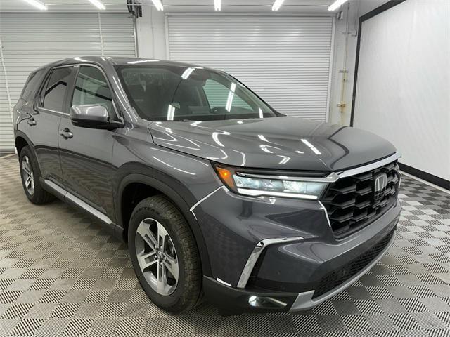 new 2025 Honda Pilot car, priced at $47,050
