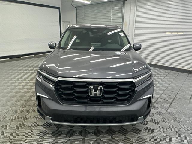 new 2025 Honda Pilot car, priced at $47,050