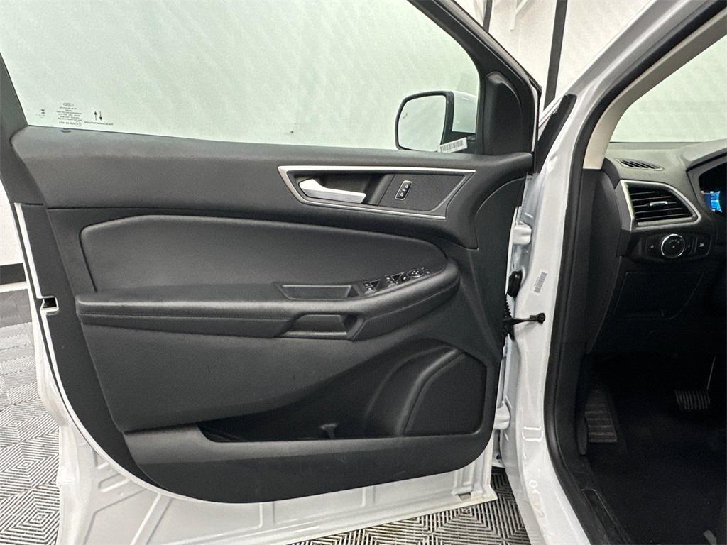 used 2024 Ford Edge car, priced at $18,999