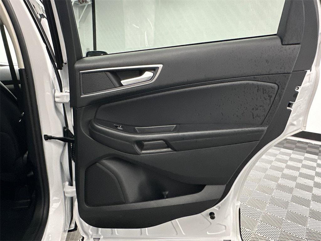 used 2024 Ford Edge car, priced at $18,999