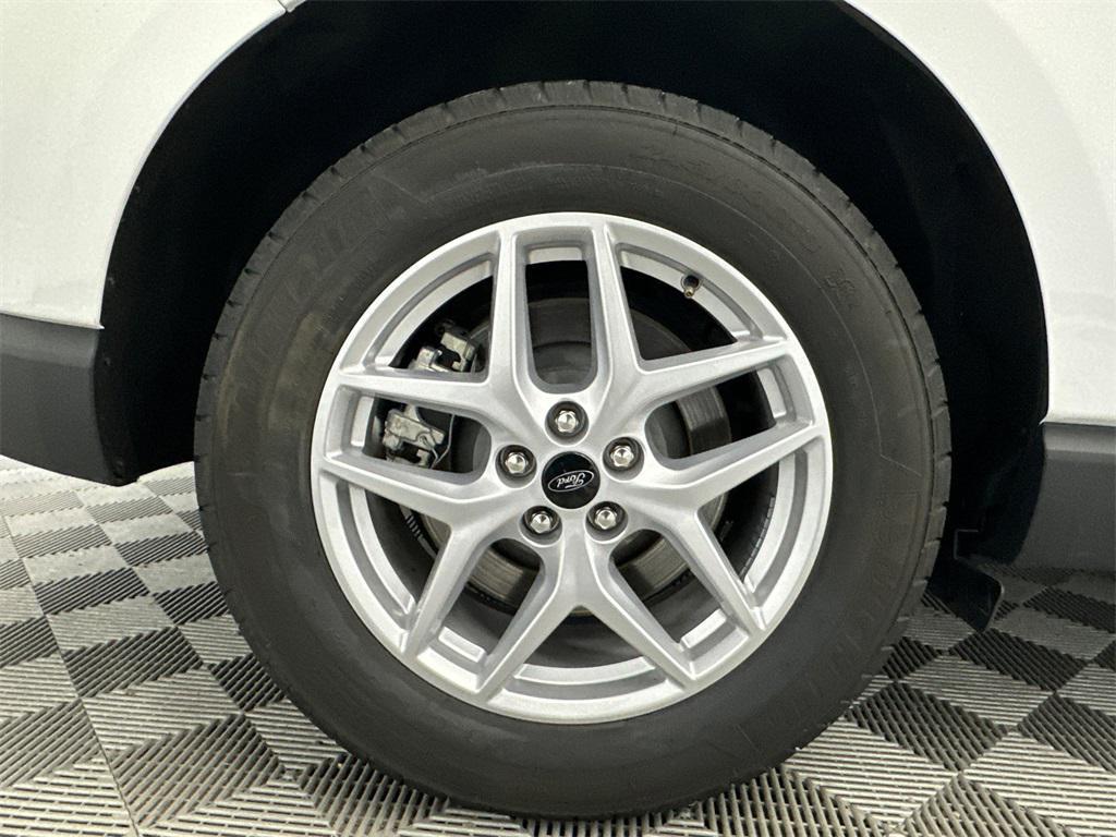 used 2024 Ford Edge car, priced at $18,999
