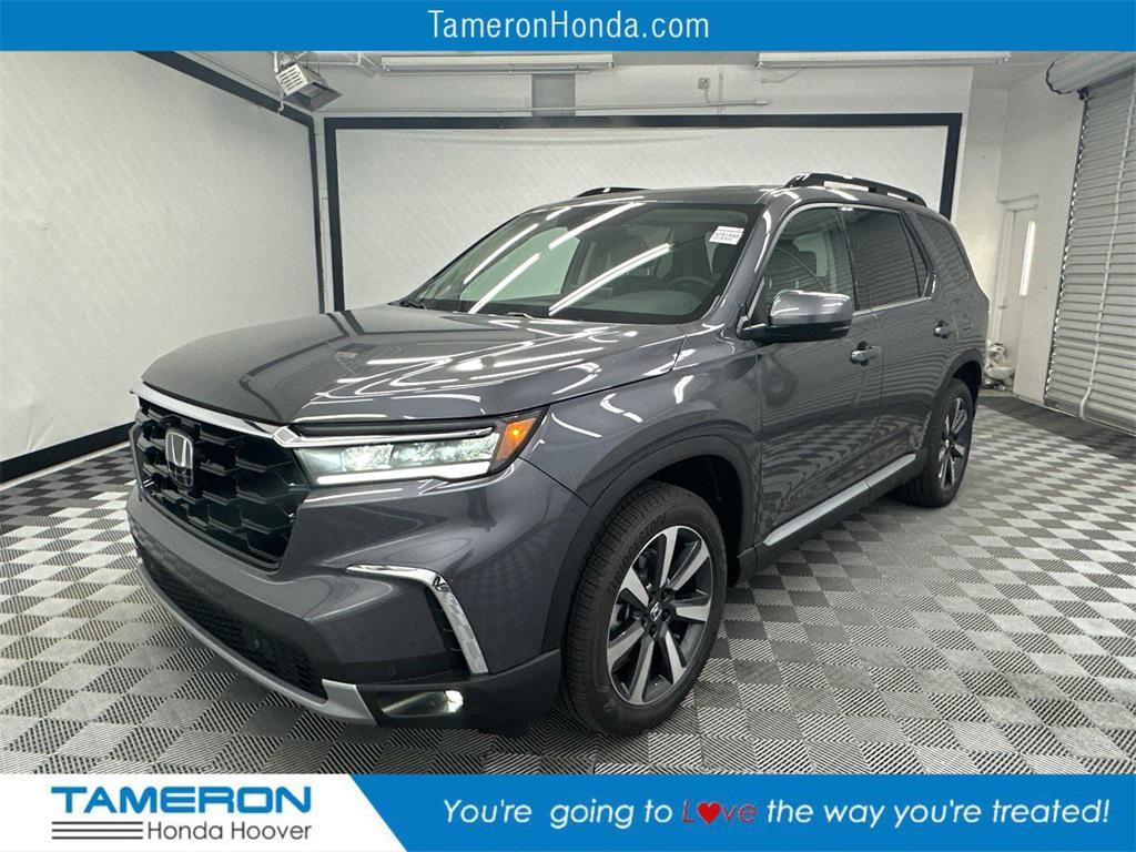 new 2025 Honda Pilot car, priced at $51,095