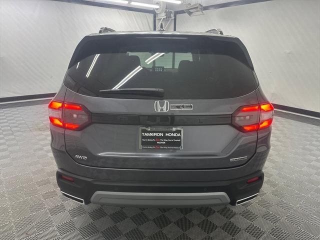 new 2025 Honda Pilot car, priced at $51,050