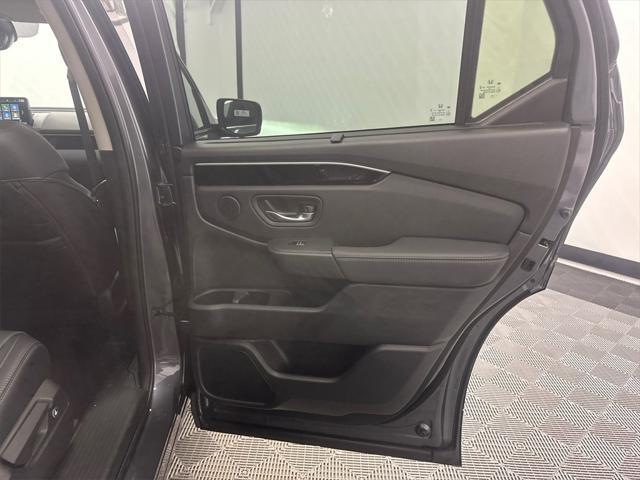 new 2025 Honda Pilot car, priced at $51,050