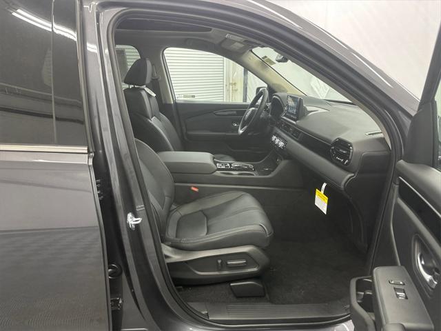 new 2025 Honda Pilot car, priced at $51,050