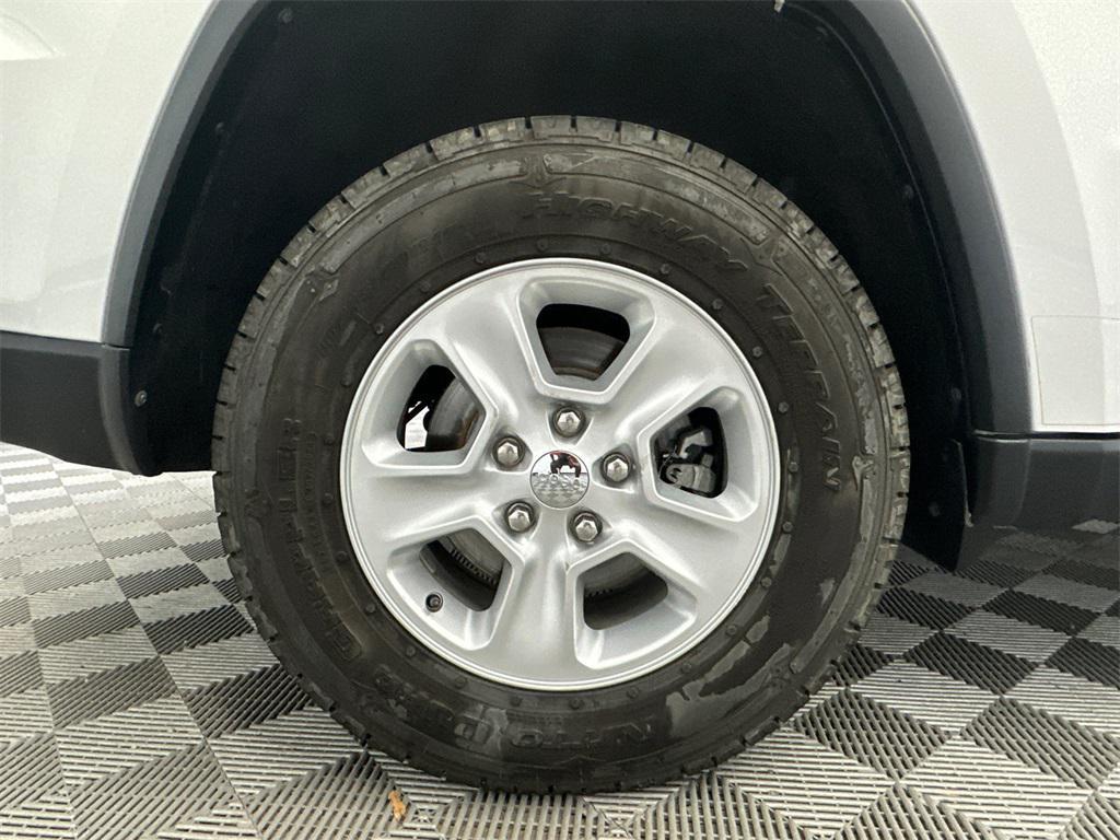 used 2014 Jeep Grand Cherokee car, priced at $9,435