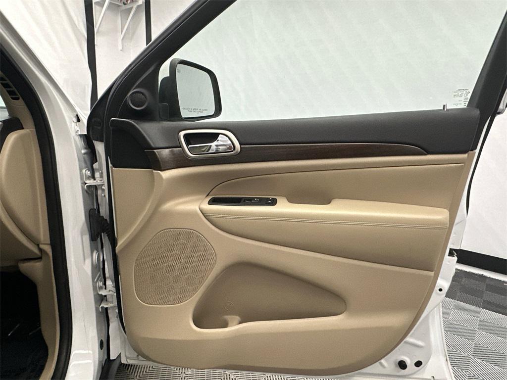 used 2014 Jeep Grand Cherokee car, priced at $9,435