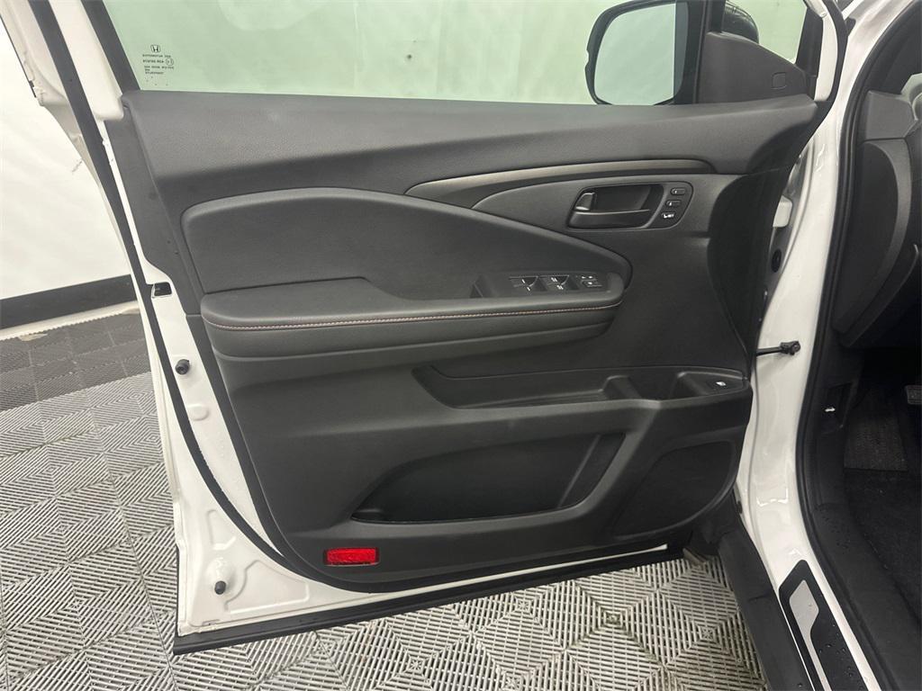 used 2025 Honda Ridgeline car, priced at $34,995