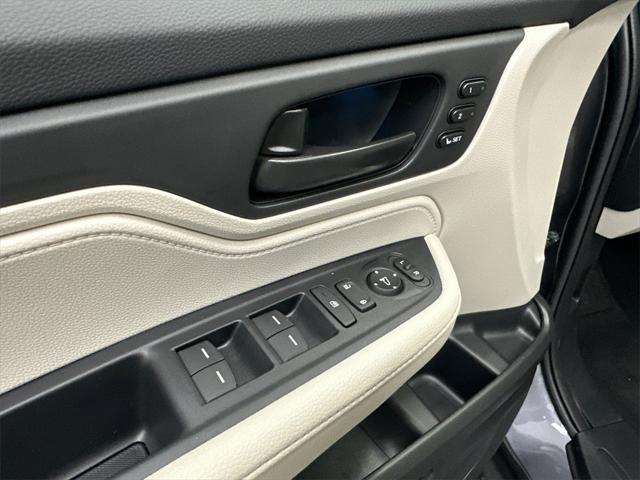 used 2025 Honda Odyssey car, priced at $40,879