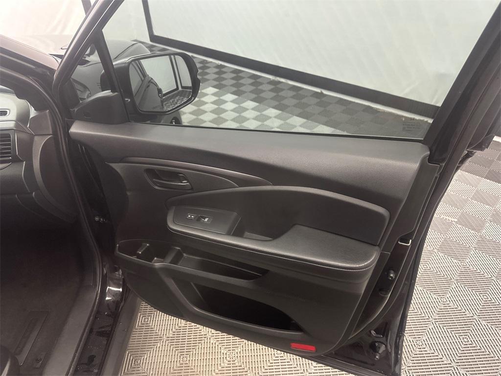 used 2022 Honda Passport car, priced at $27,640