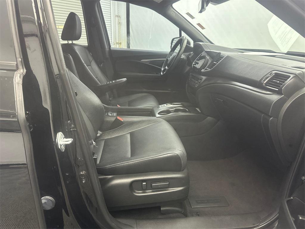 used 2022 Honda Passport car, priced at $27,640