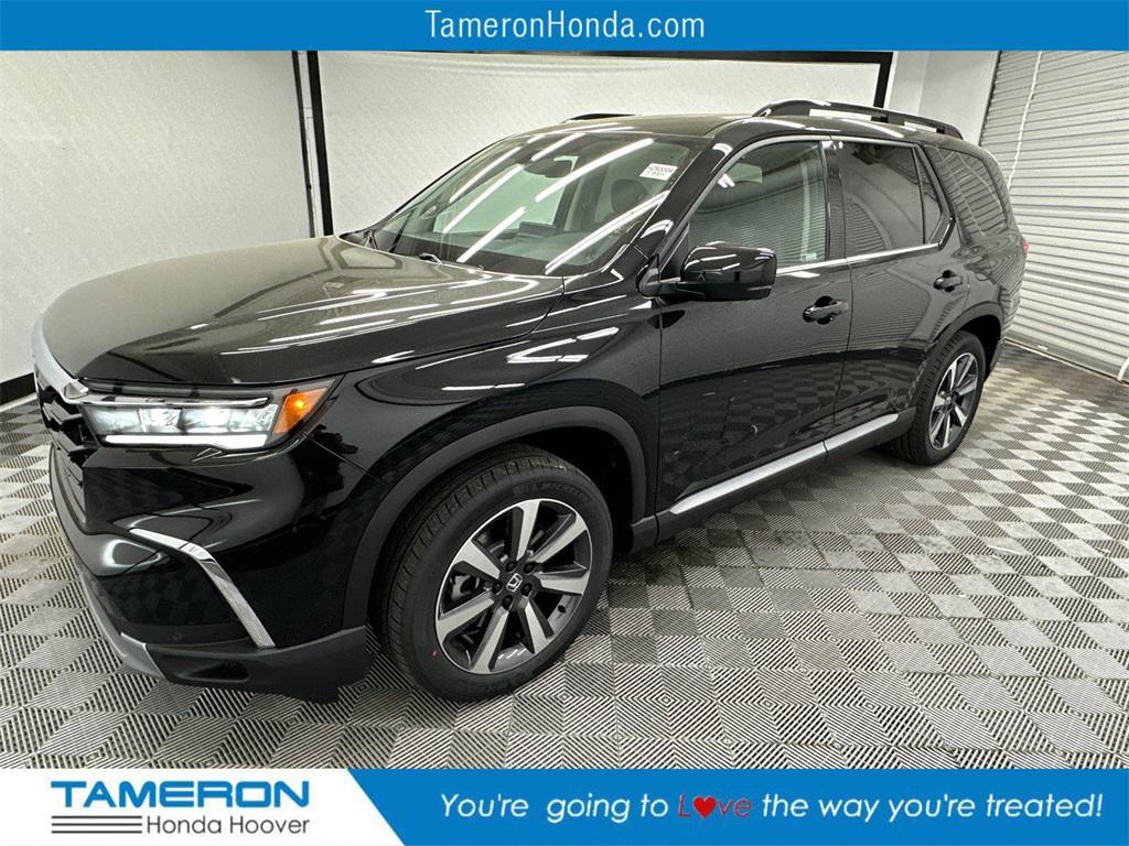 new 2025 Honda Pilot car, priced at $48,995