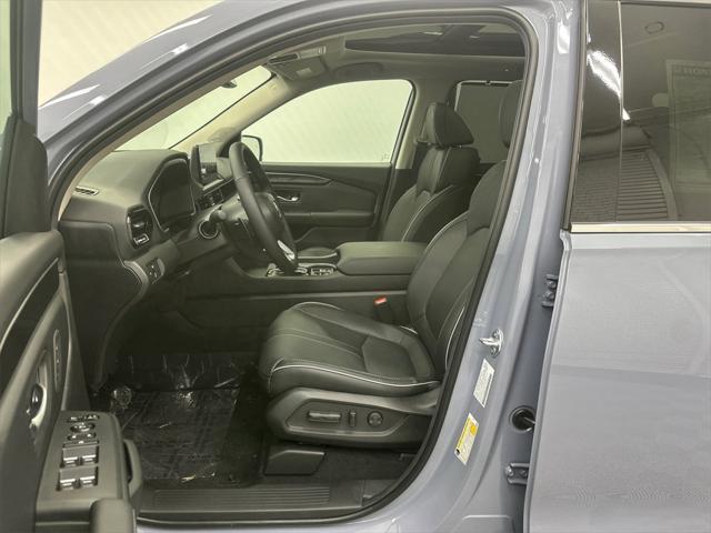 new 2025 Honda Pilot car, priced at $54,985