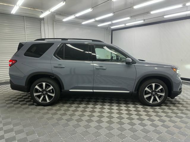new 2025 Honda Pilot car, priced at $54,985