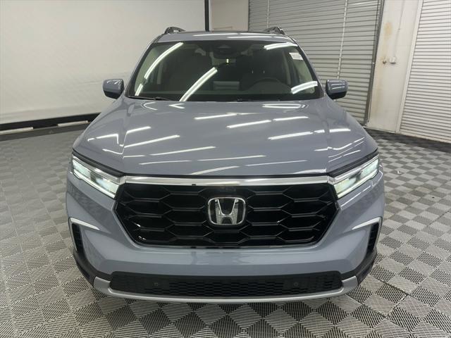 new 2025 Honda Pilot car, priced at $54,985