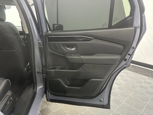 new 2025 Honda Pilot car, priced at $54,985