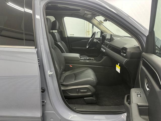 new 2025 Honda Pilot car, priced at $54,985