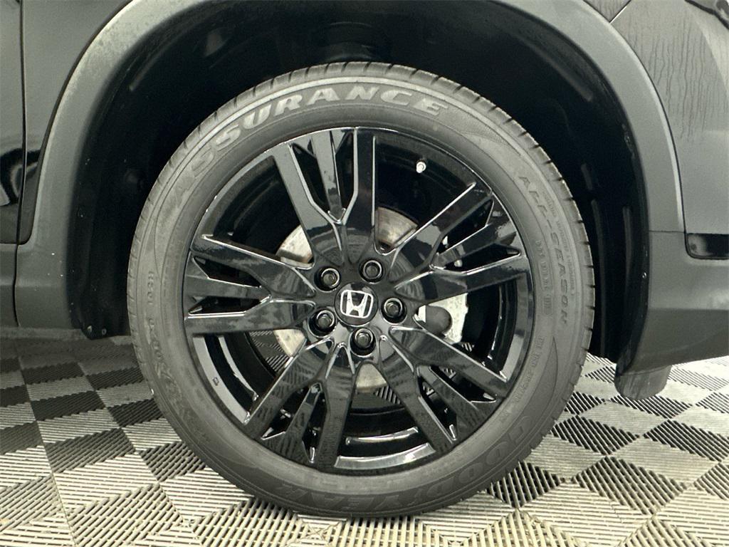 used 2022 Honda Pilot car, priced at $27,999