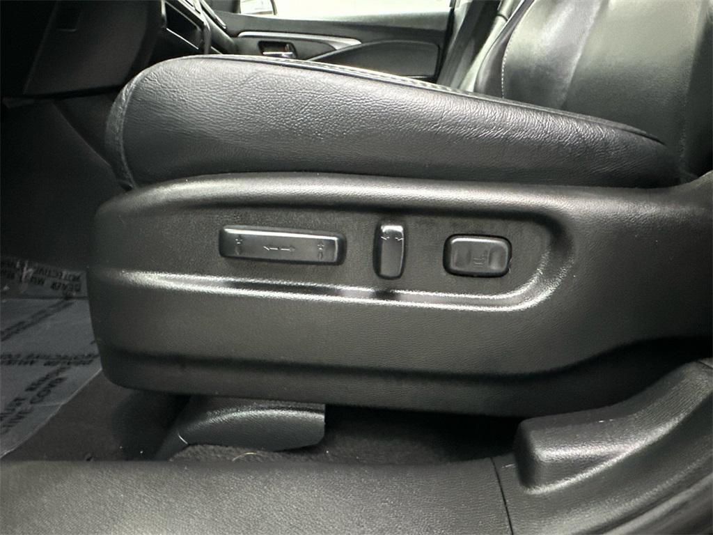 used 2022 Honda Pilot car, priced at $27,999