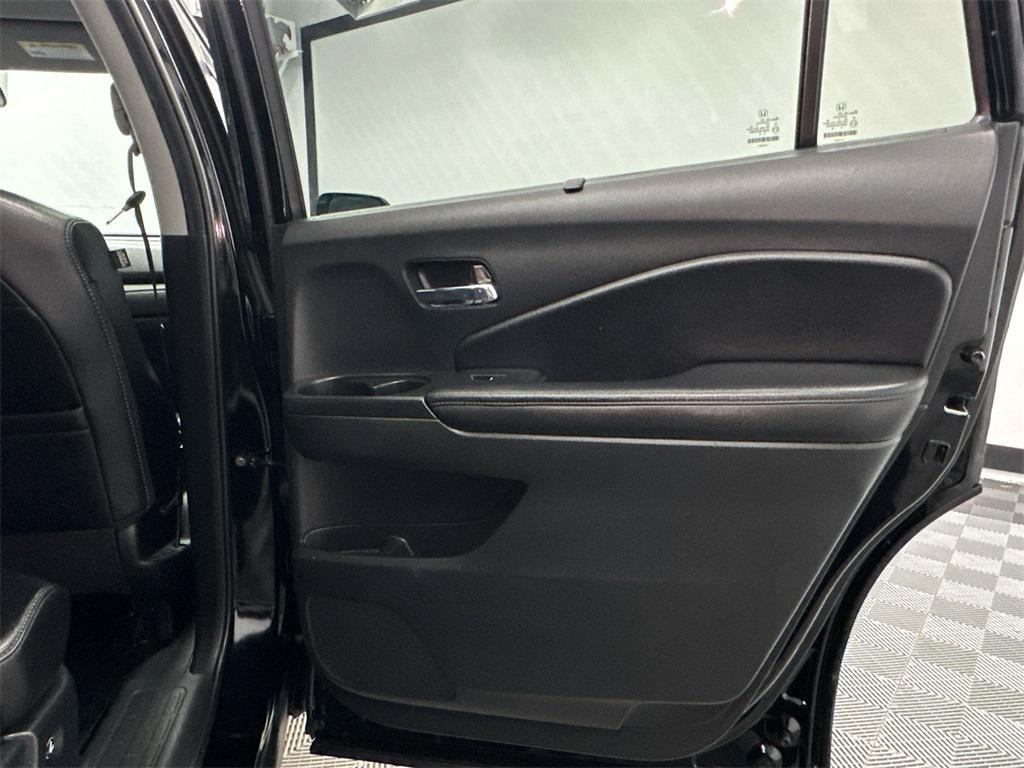 used 2022 Honda Pilot car, priced at $27,999