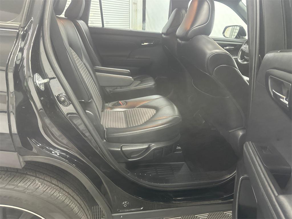 used 2021 Toyota Highlander car, priced at $30,379