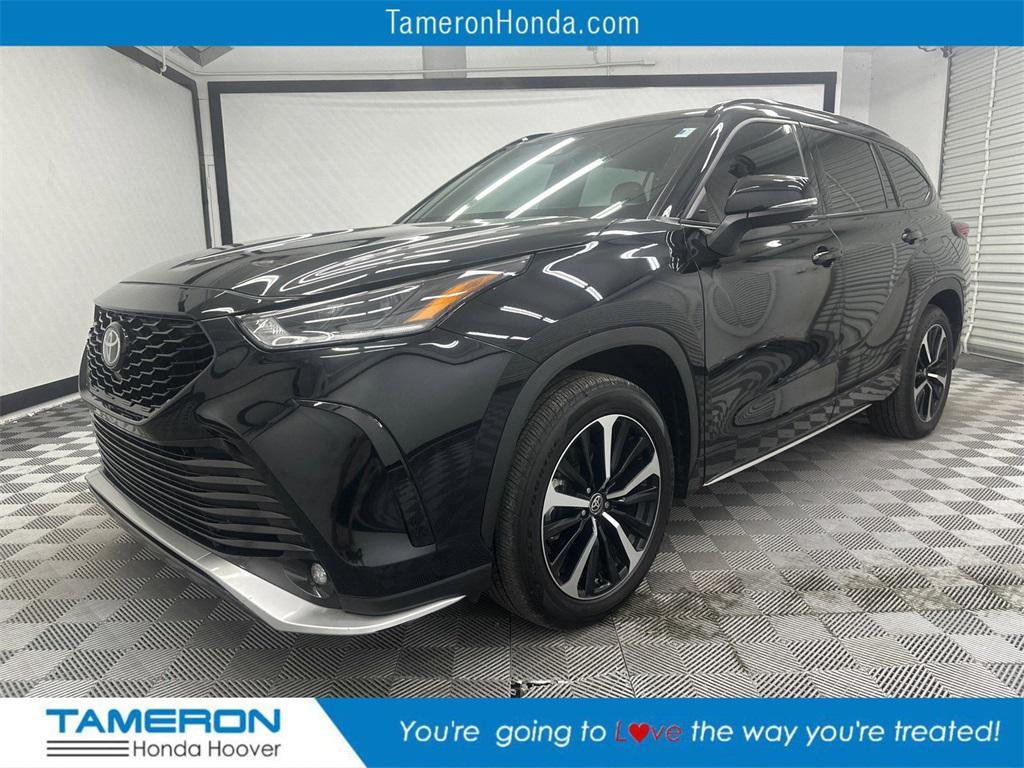 used 2021 Toyota Highlander car, priced at $32,727