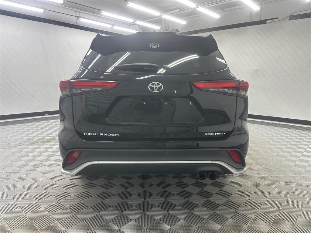 used 2021 Toyota Highlander car, priced at $30,379