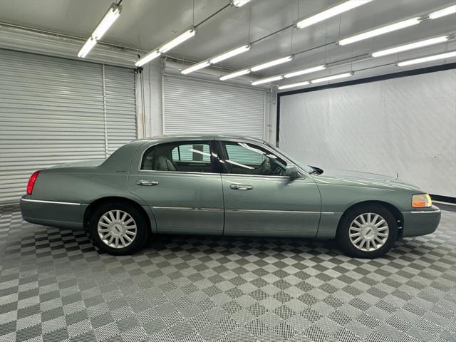 used 2004 Lincoln Town Car car, priced at $6,995