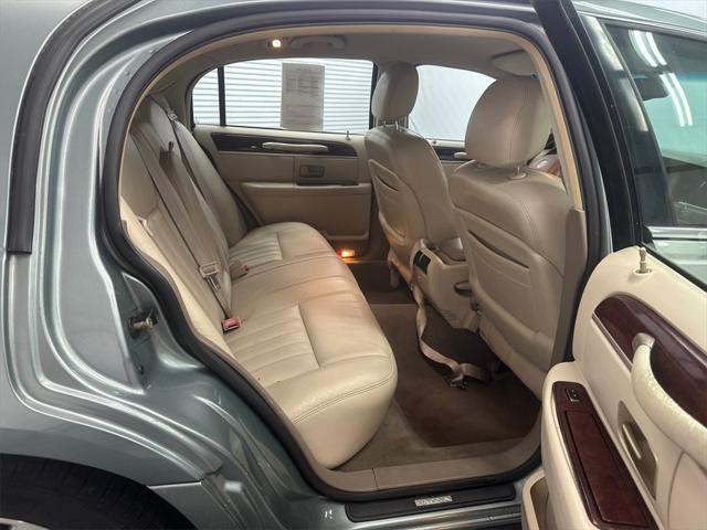 used 2004 Lincoln Town Car car, priced at $6,995