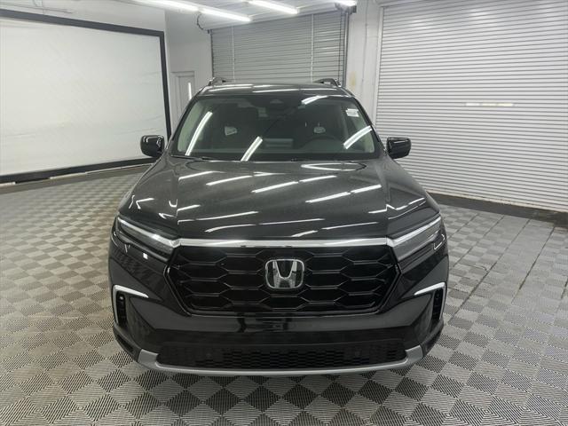 new 2025 Honda Pilot car, priced at $48,950