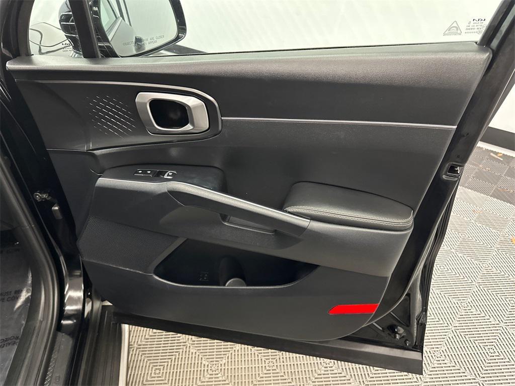 used 2023 Kia Sorento car, priced at $22,691