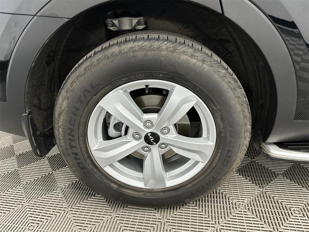 used 2023 Kia Sorento car, priced at $22,691