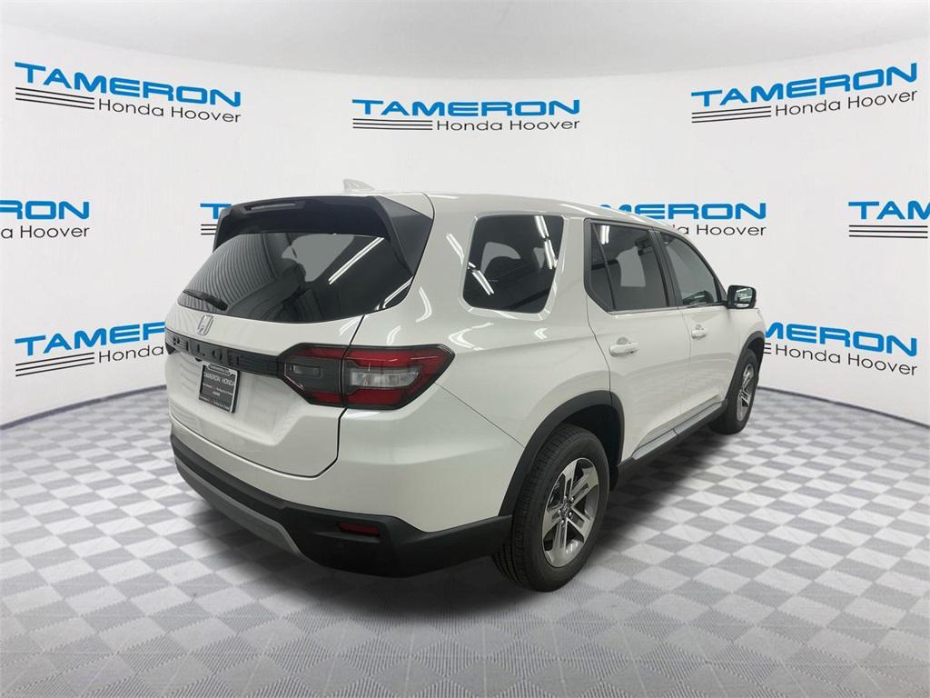 new 2025 Honda Pilot car, priced at $47,550