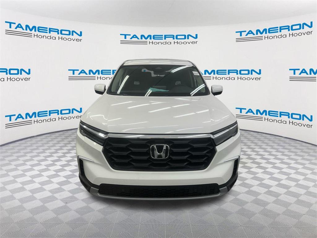 new 2025 Honda Pilot car, priced at $47,550