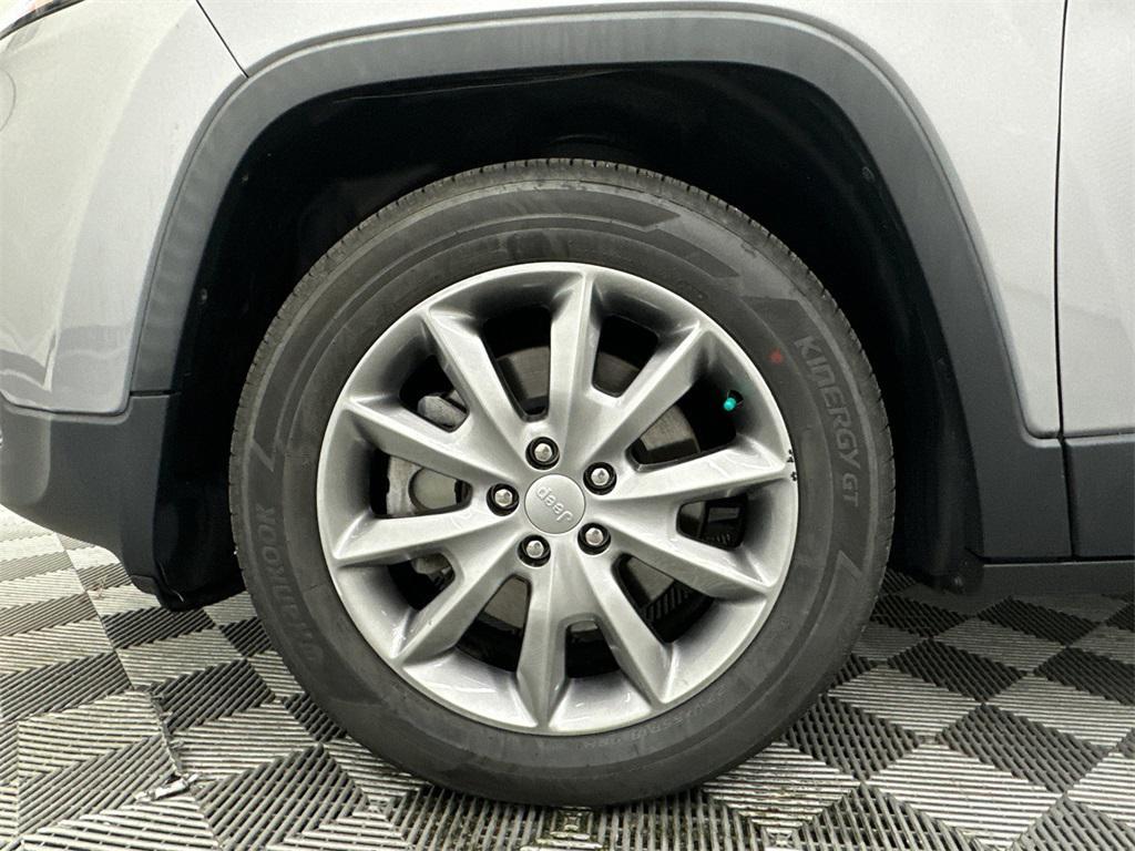 used 2018 Jeep Cherokee car, priced at $14,995