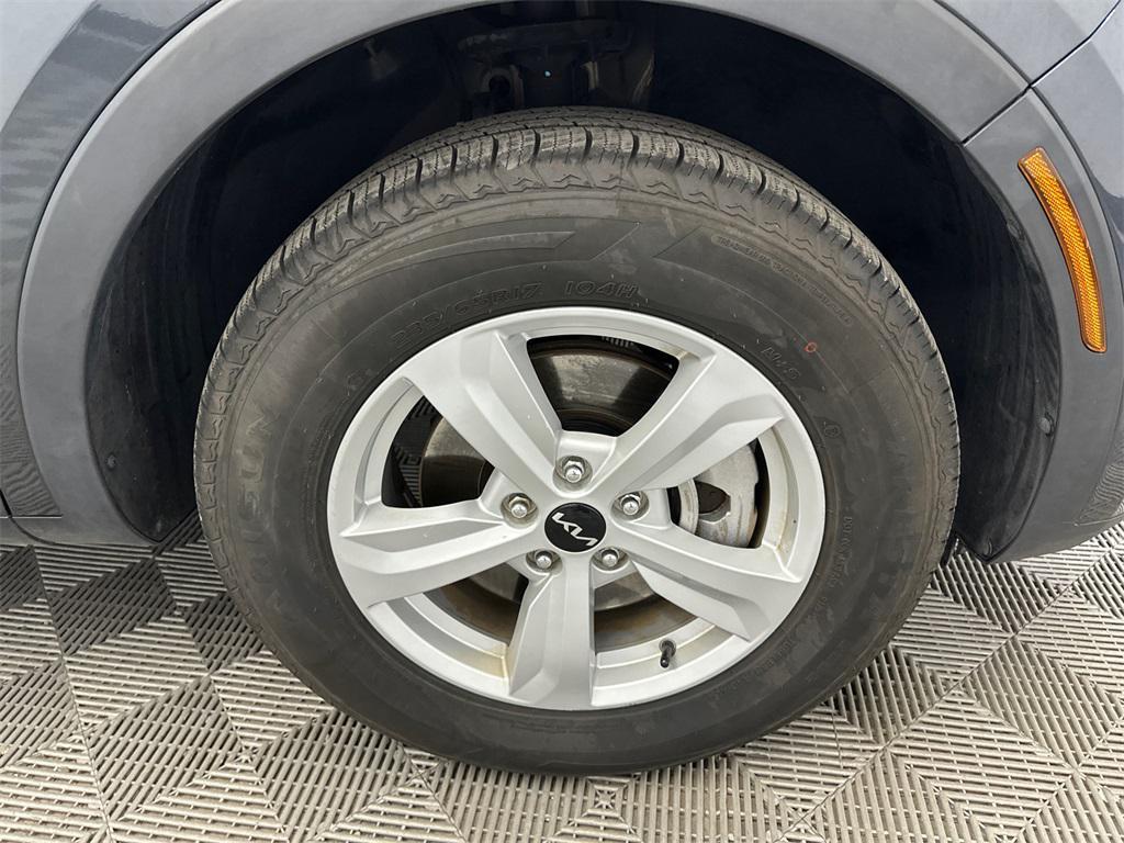 used 2023 Kia Sorento car, priced at $21,999