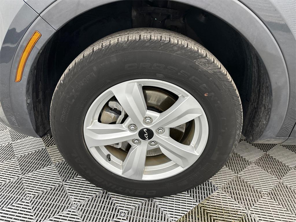 used 2023 Kia Sorento car, priced at $21,999