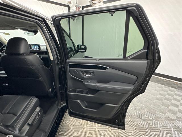 new 2025 Honda Pilot car, priced at $44,950