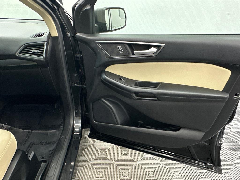 used 2015 Ford Edge car, priced at $9,925