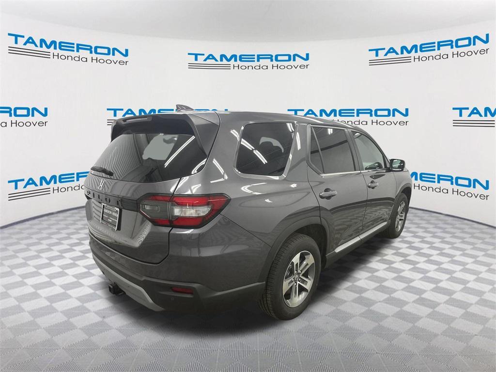 new 2025 Honda Pilot car, priced at $45,725