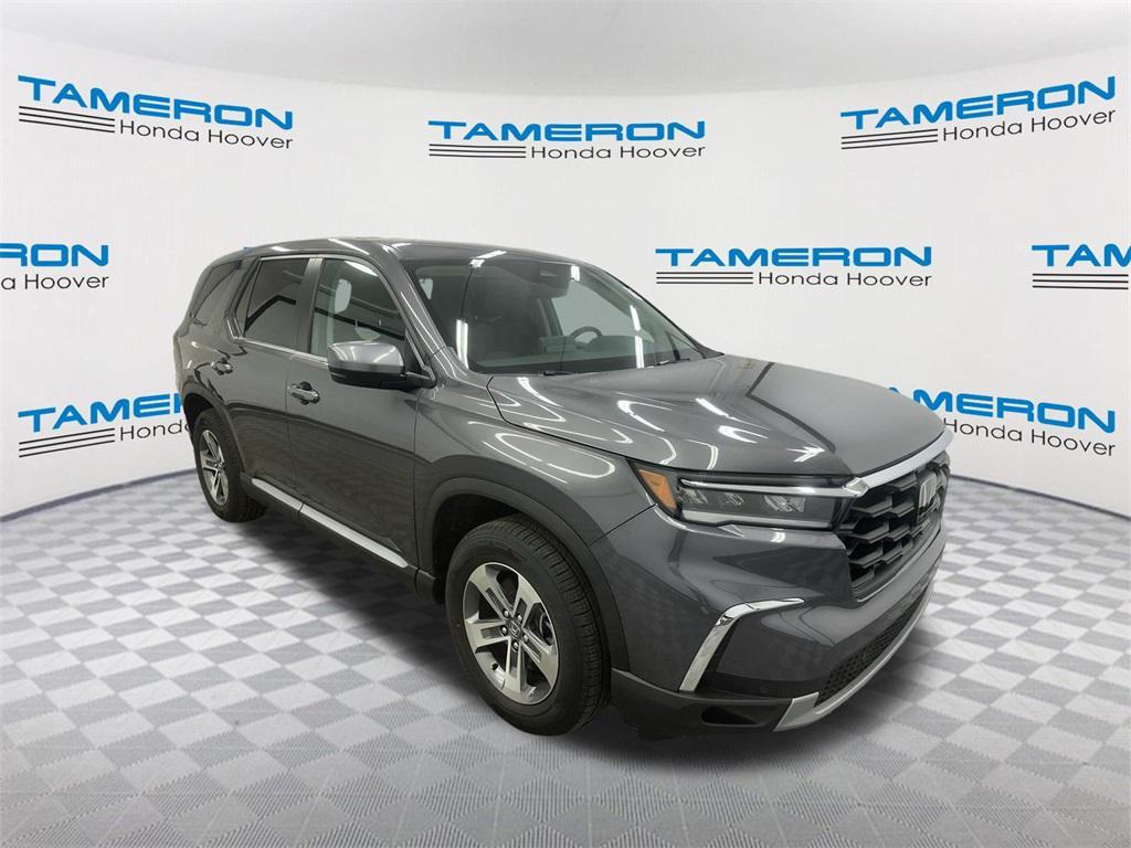 new 2025 Honda Pilot car, priced at $45,725