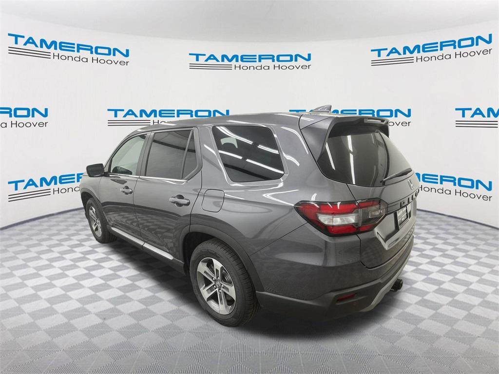 new 2025 Honda Pilot car, priced at $45,725