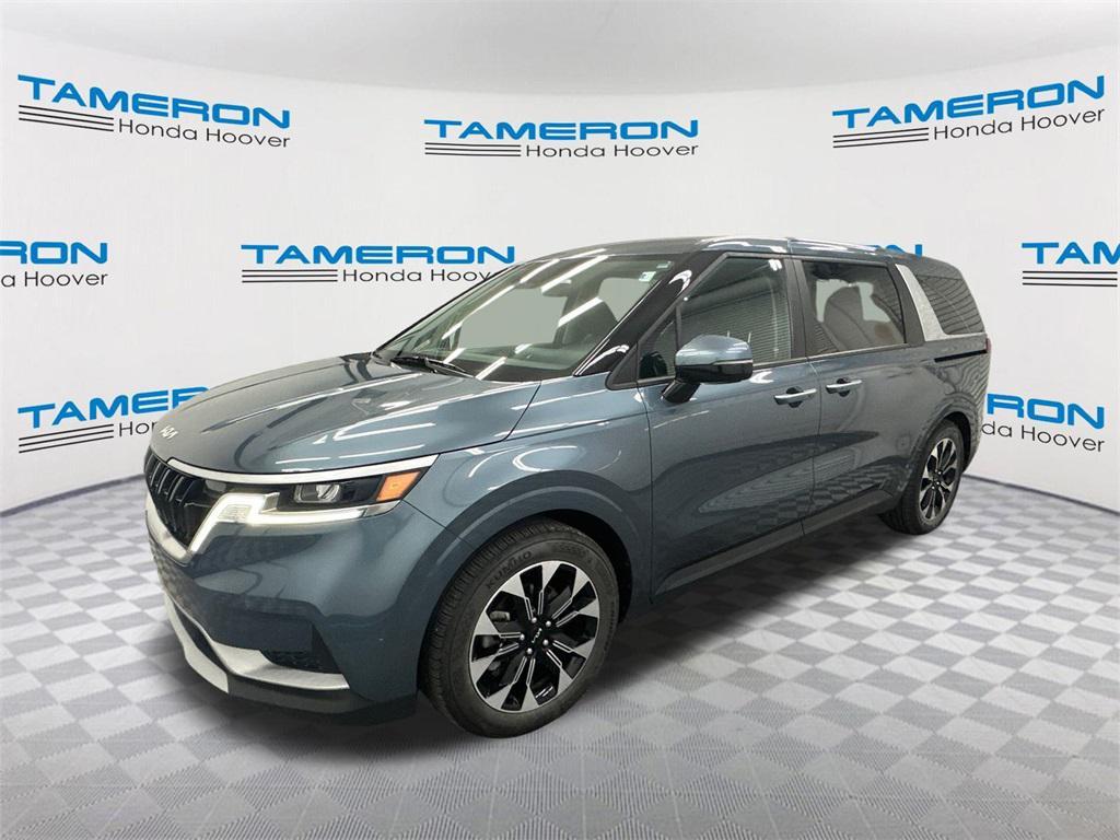 used 2024 Kia Carnival car, priced at $31,656