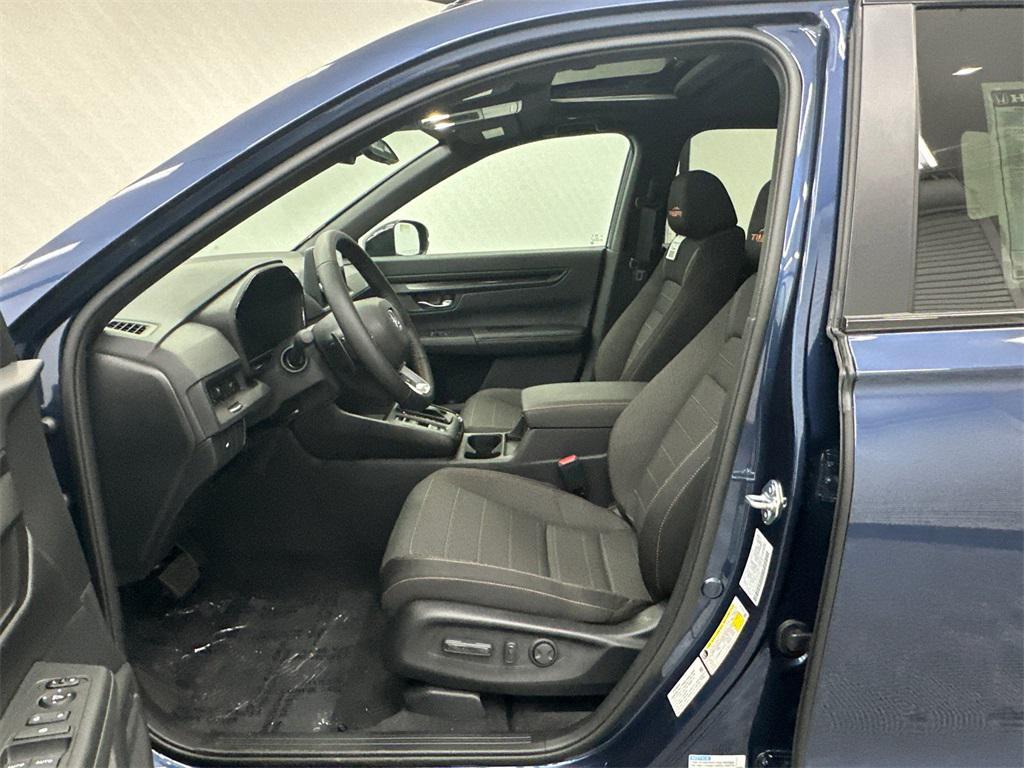 new 2026 Honda CR-V Hybrid car, priced at $40,195