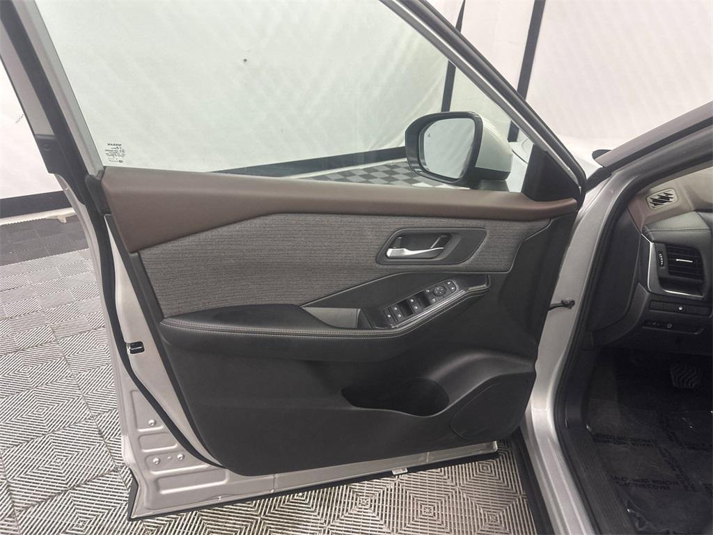 used 2023 Nissan Rogue car, priced at $19,999