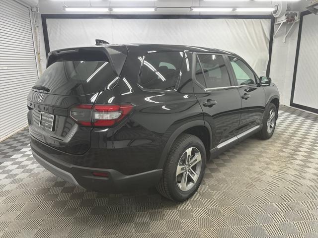 new 2025 Honda Pilot car, priced at $44,950